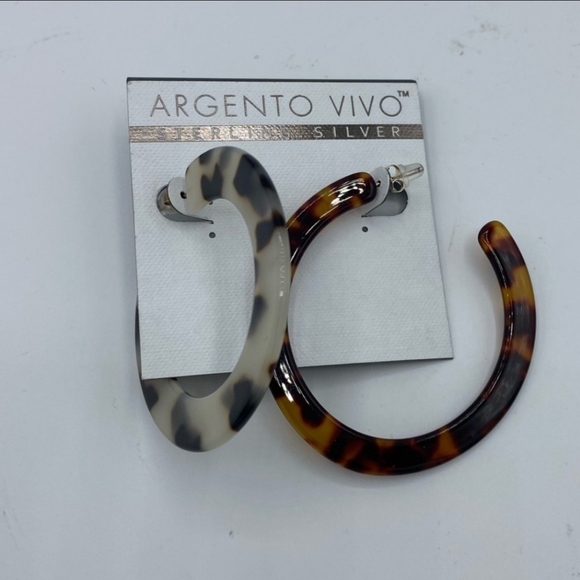 Argento Vivo Jewelry - 2/$10 NEW ARGENTO VIVO STERLING SILVER MISMATCHED HOOPS